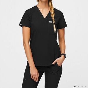 FIGS black scrub set